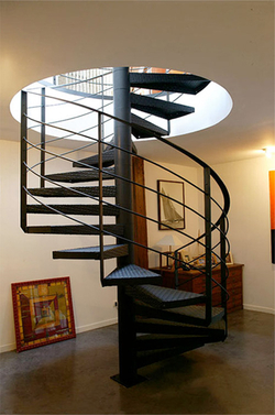 escalier-colimacon-noir
