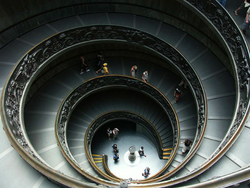 25-magnifiques-escaliers-en-spirale-qui-vous-donneront-le-tournis1