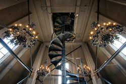 25-magnifiques-escaliers-en-spirale-qui-vous-donneront-le-tournis19