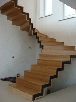Escalier-helicoidal-bois